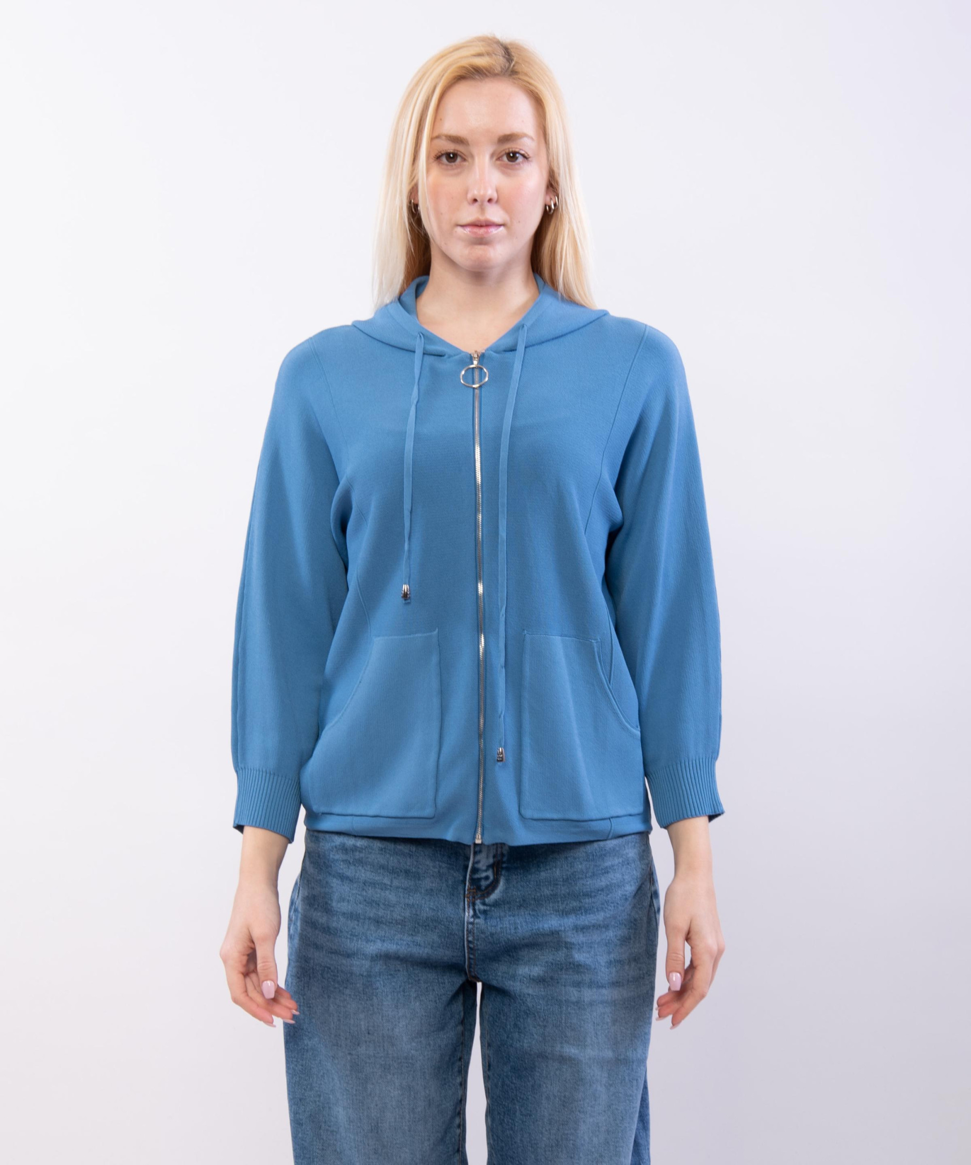 Maglia con zip e cappuccio
