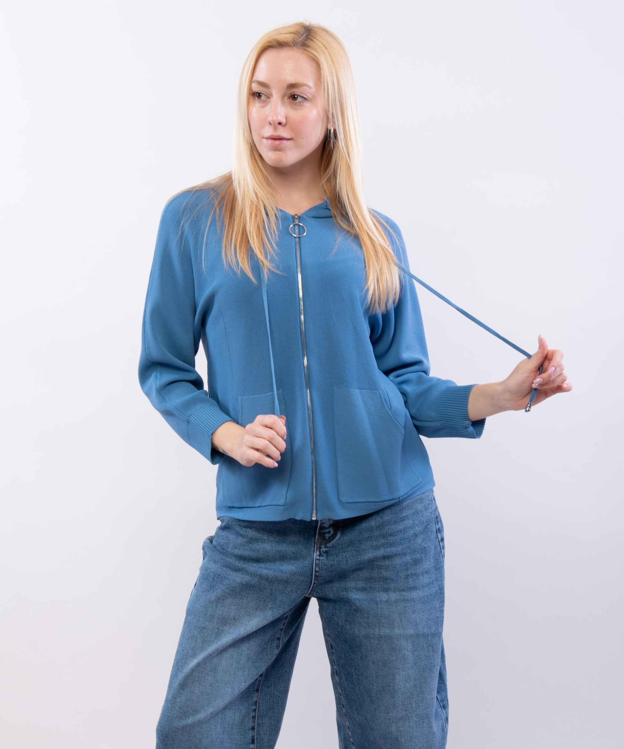 Maglia con zip e cappuccio