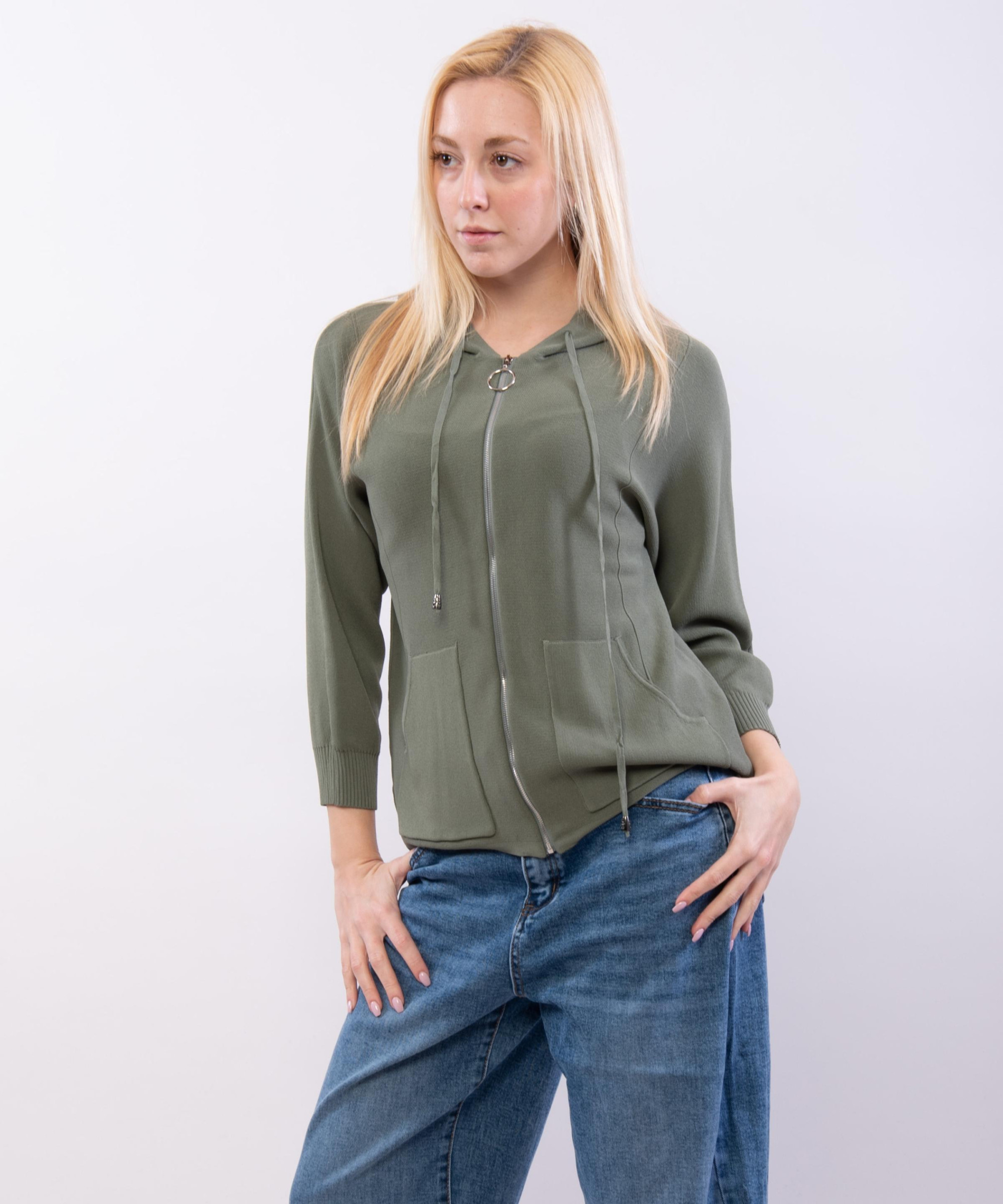 Maglia con zip e cappuccio