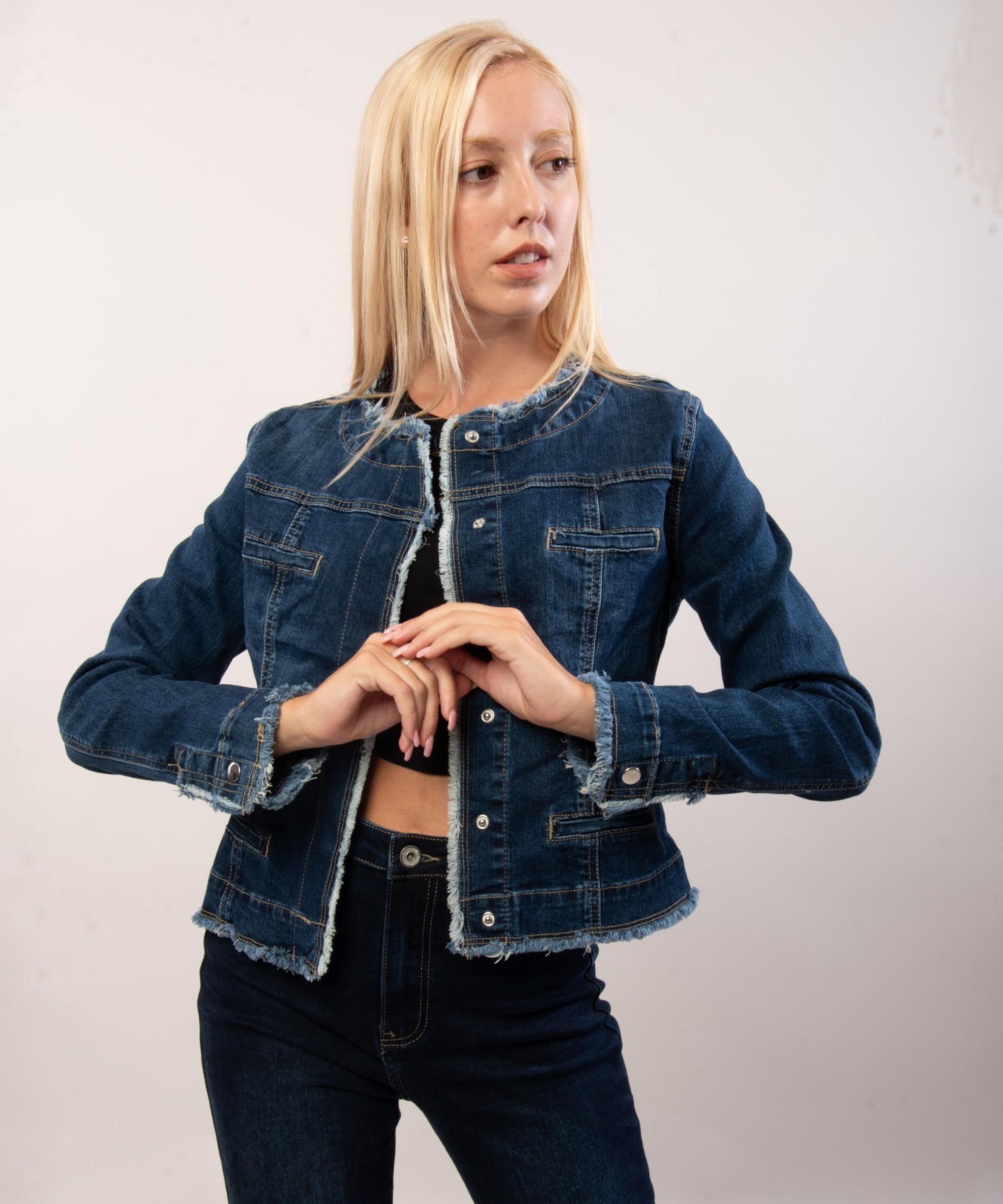 Giacca di jeans sfrangiata