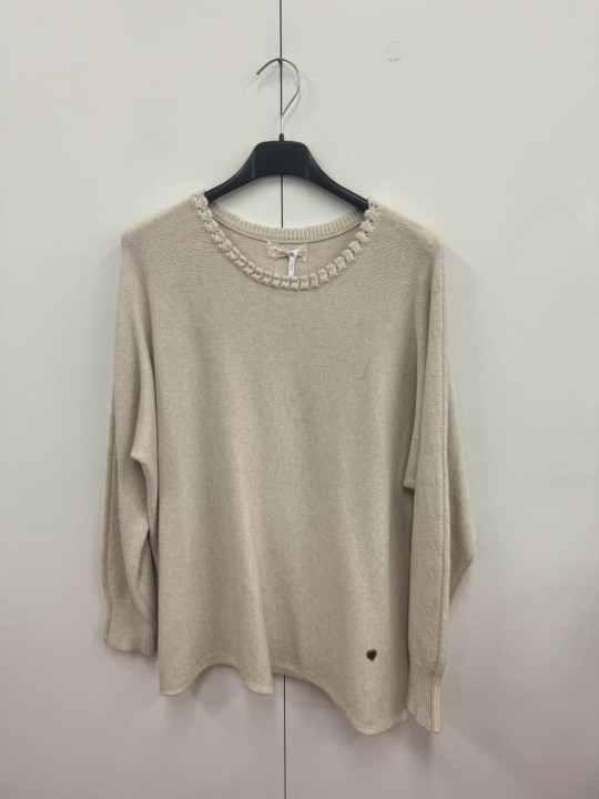 maglione con dettagli trecce