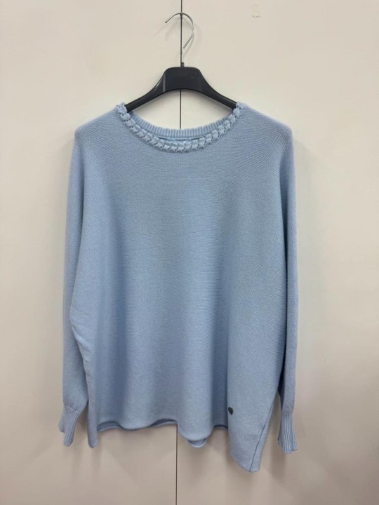 maglione con dettagli trecce