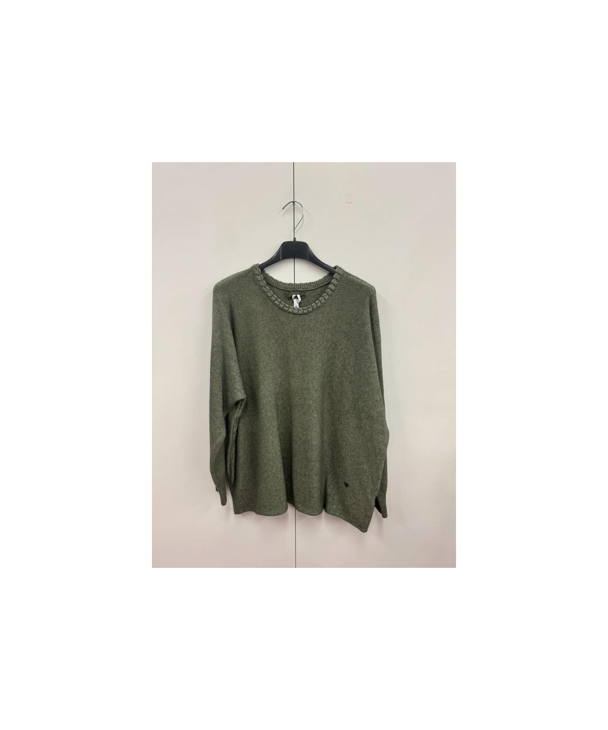 maglione con dettagli trecce