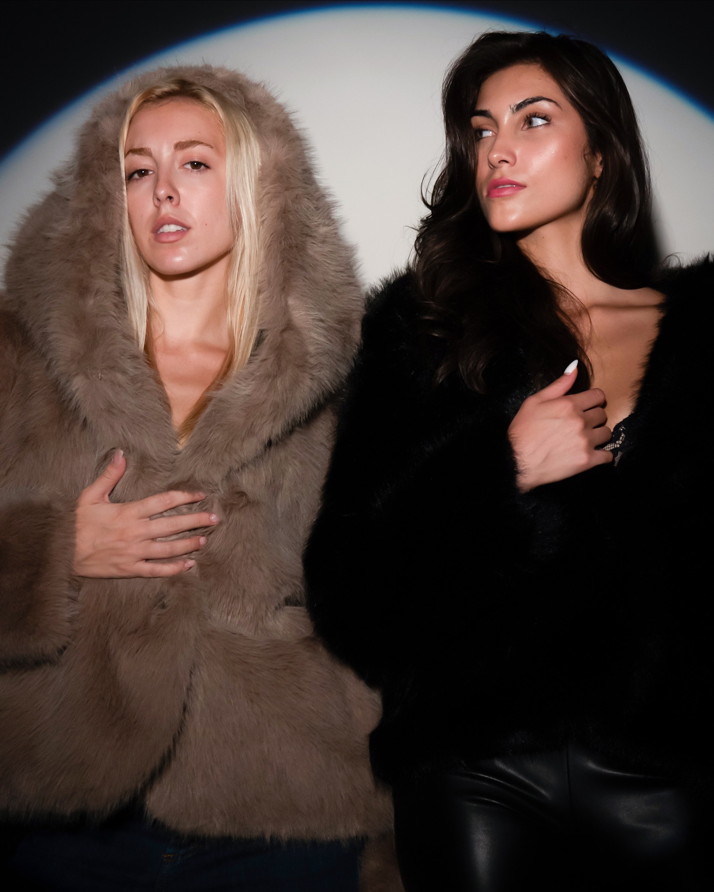 Si, fuori è ancora caldo… ma non farti trovare impreparato per la prossima stagione!

⬇️Scopri in anteprima la nuova collezione invernale⬇️
www.papillonapparel.com 

Artwork: @florence_modart 
Model x Modart: @giada_sgaramella @monica_alpi 

#PapillonApparel #NewCollection